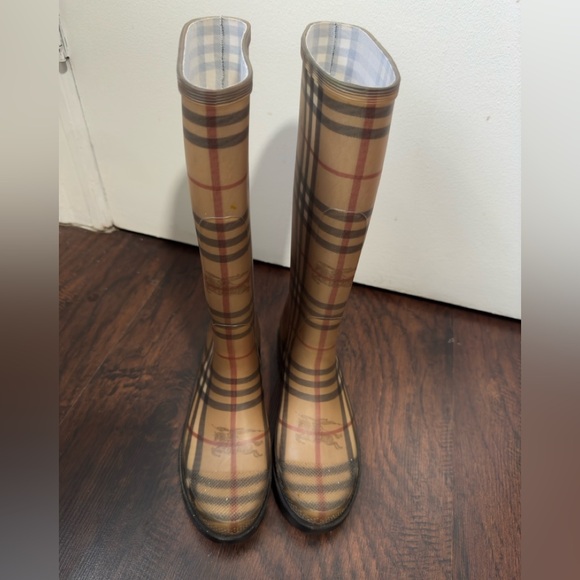 Burberry Plaid Rain Boots Sz 38 - Picture 1 of 14